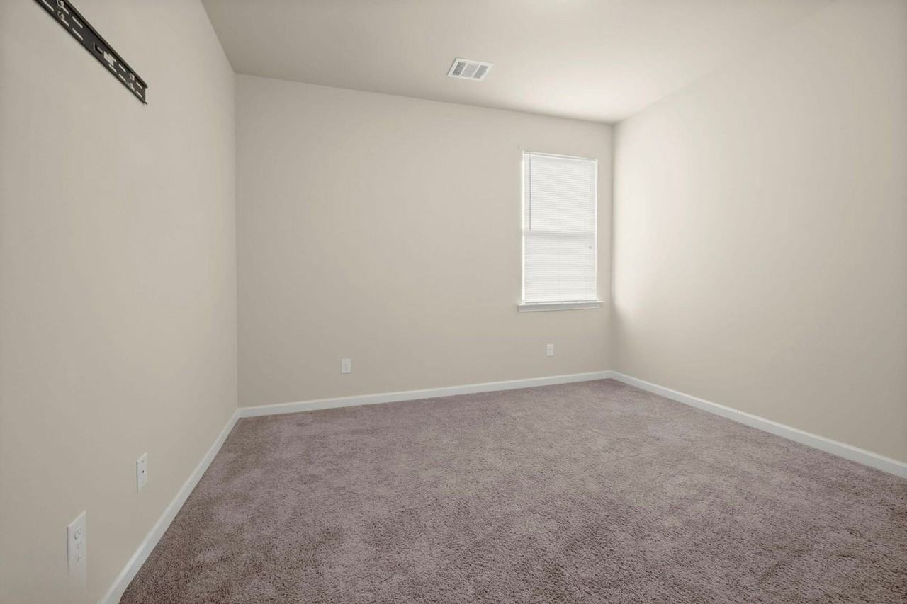 39405 Legacy Lake Dr - Photo 3 of 48