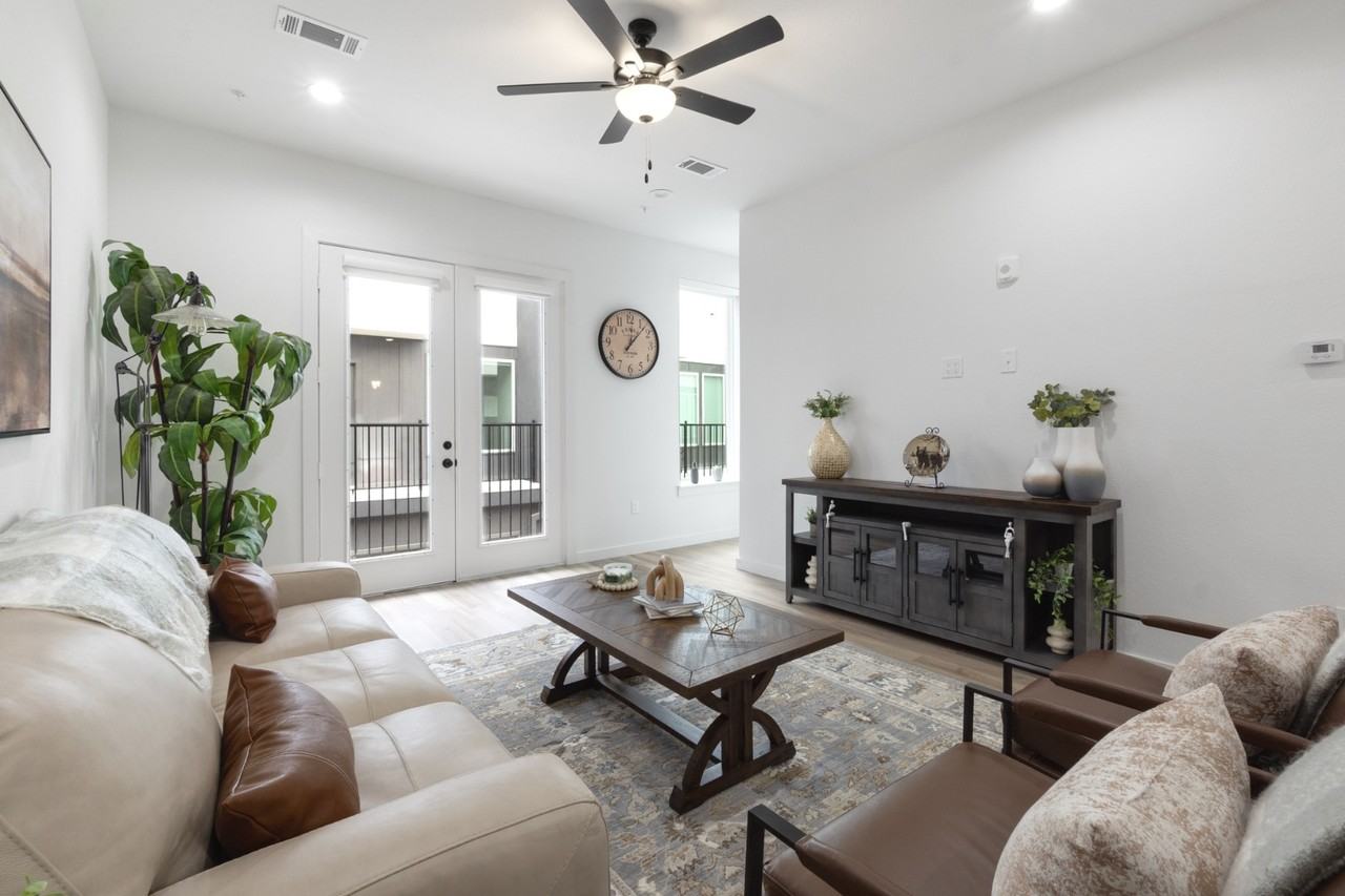 4314 Roseland Ave #104 - Photo 6 of 17