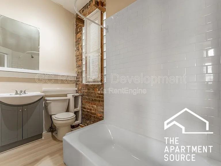 3328 W Chicago Ave #2R - Photo 6 of 7