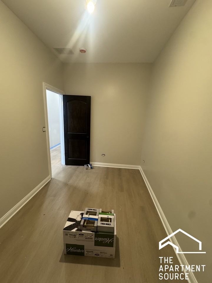 3602 W 26th St #2 - Photo 4 of 10