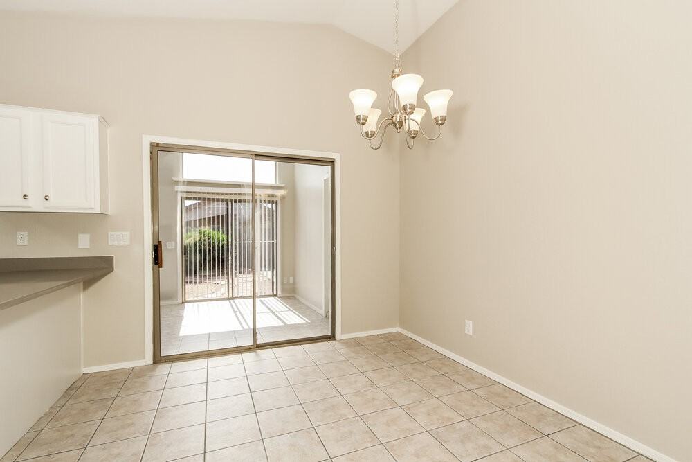 306 N Wildrose - Photo 5 of 16
