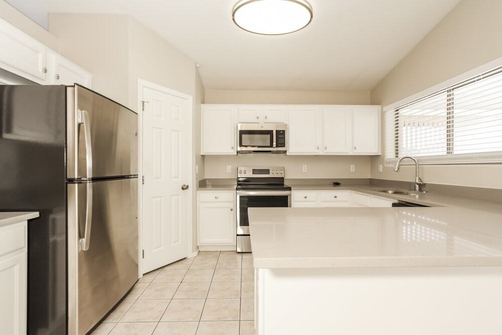 306 N Wildrose - Photo 6 of 16