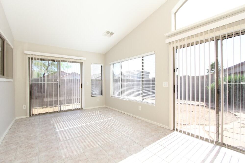306 N Wildrose - Photo 7 of 16