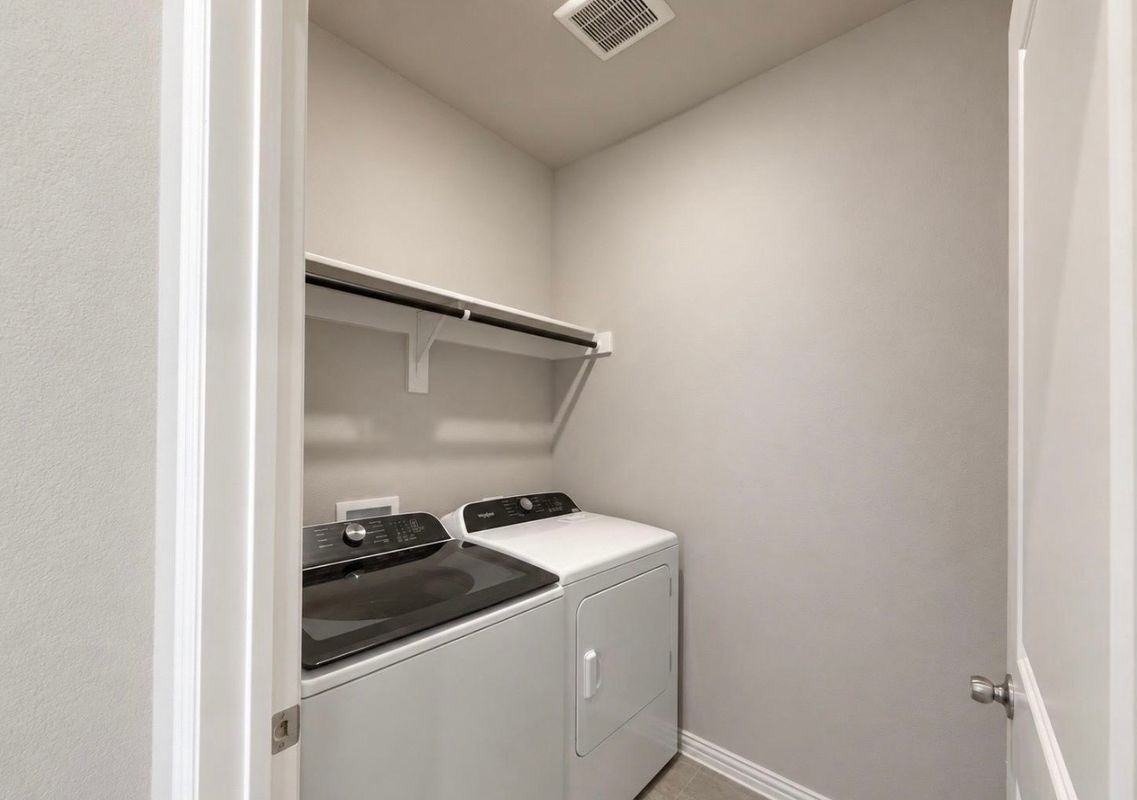 205 Greenbriar Dr - Photo 3 of 6