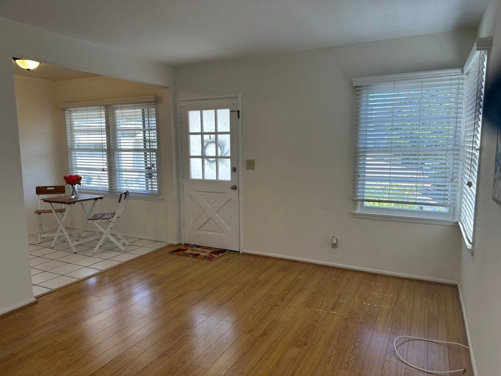 373 Myrtle St ##C - Photo 4 of 20