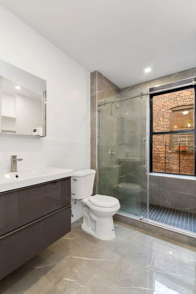 184 Claremont Avenue #5S - Photo 7 of 8