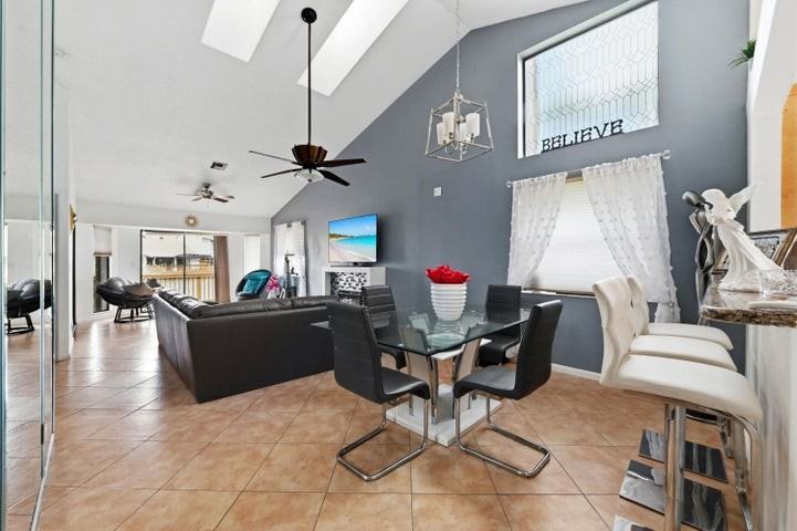 1012 Landings Boulevard - Photo 7 of 8