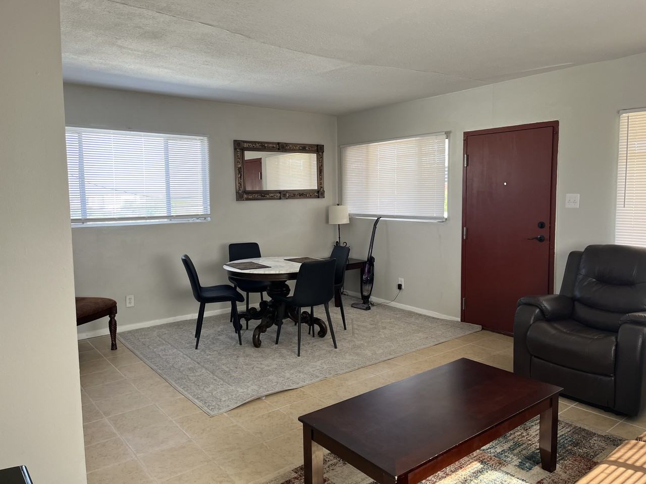 1303 Tijeras Ave Ne - Photo 3 of 17