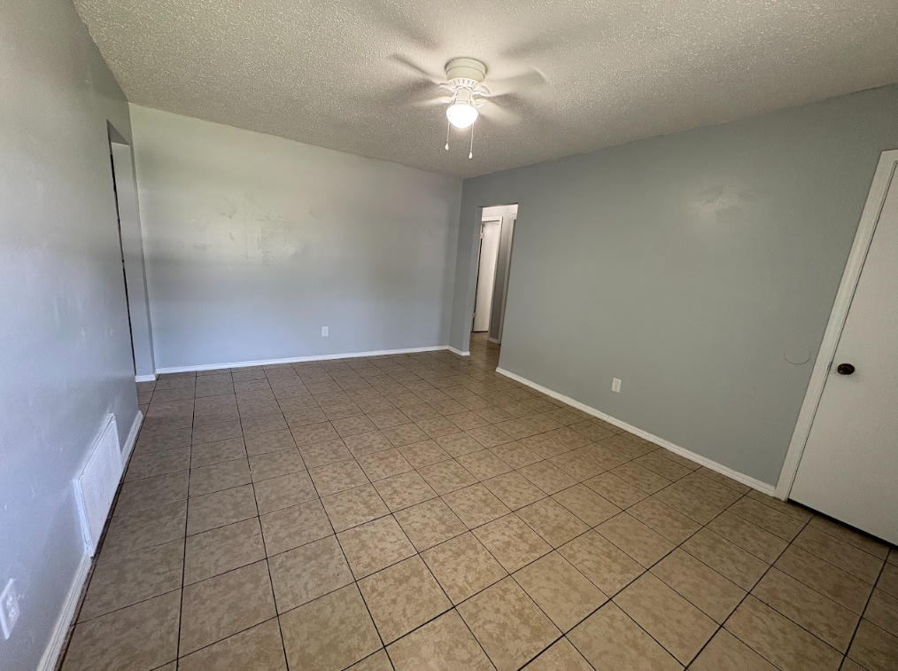 3345 Ne 11th St - Photo 2 of 17
