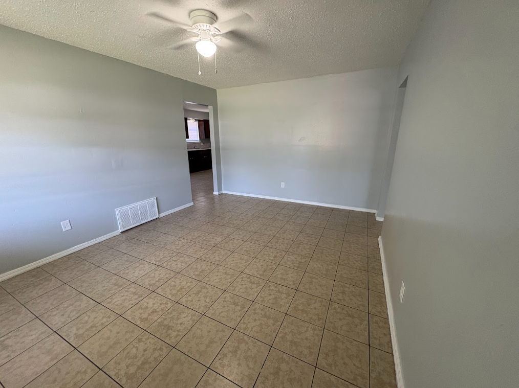 3345 Ne 11th St - Photo 3 of 17