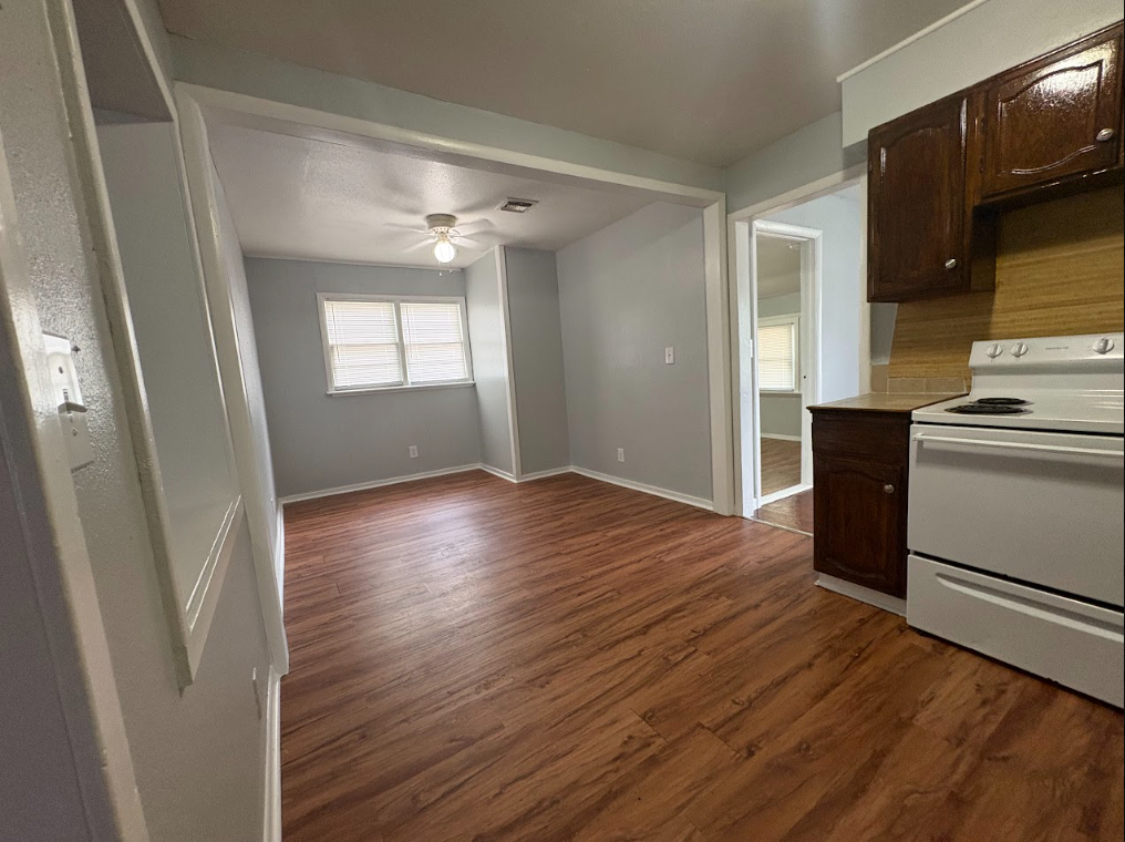 1421 N Standish Ave - Photo 5 of 18