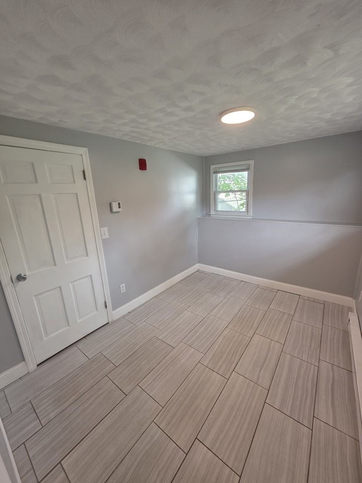 73-75 Newell St - Photo 5 of 12