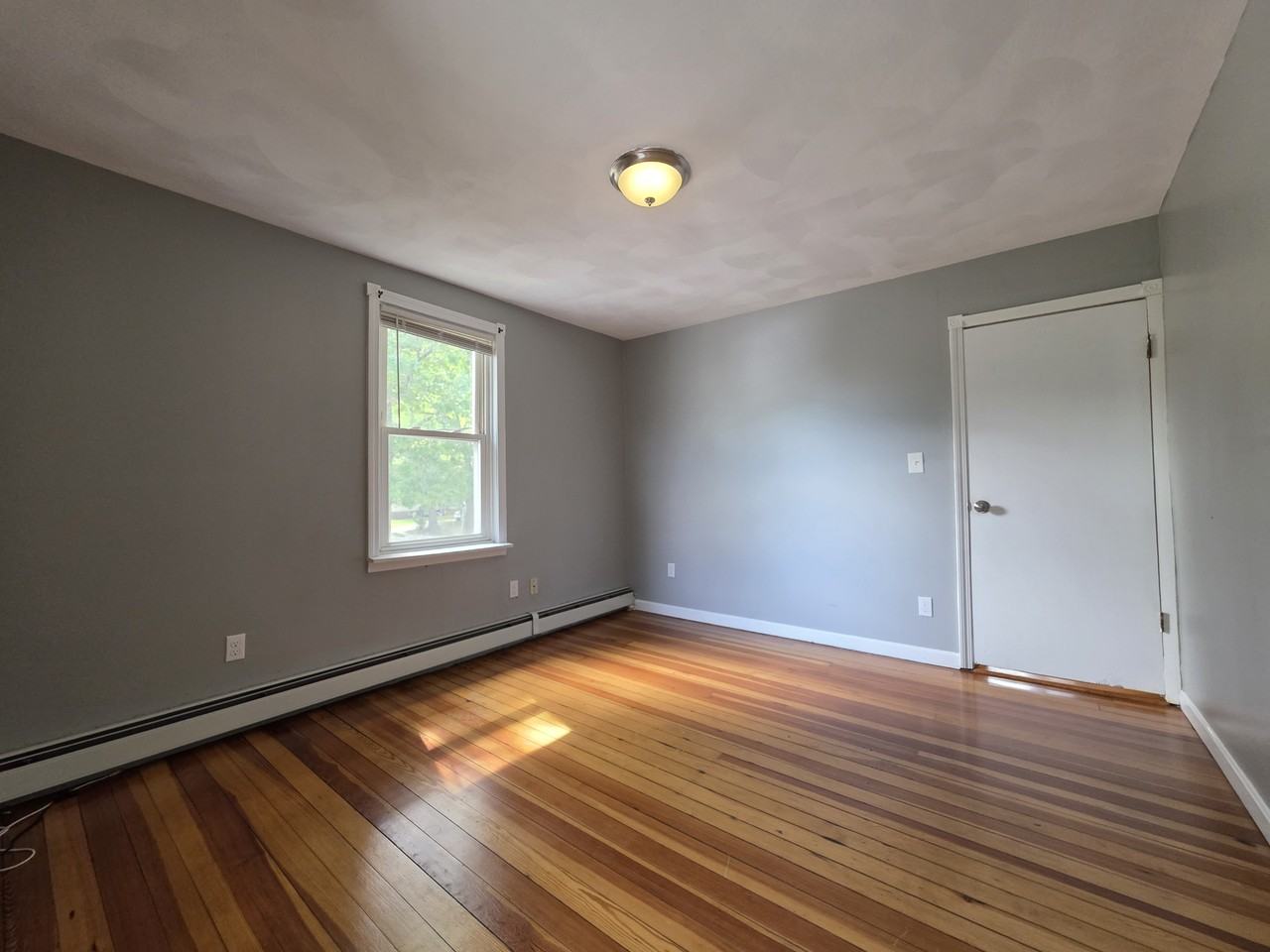 38 Drill St - Photo 7 of 10
