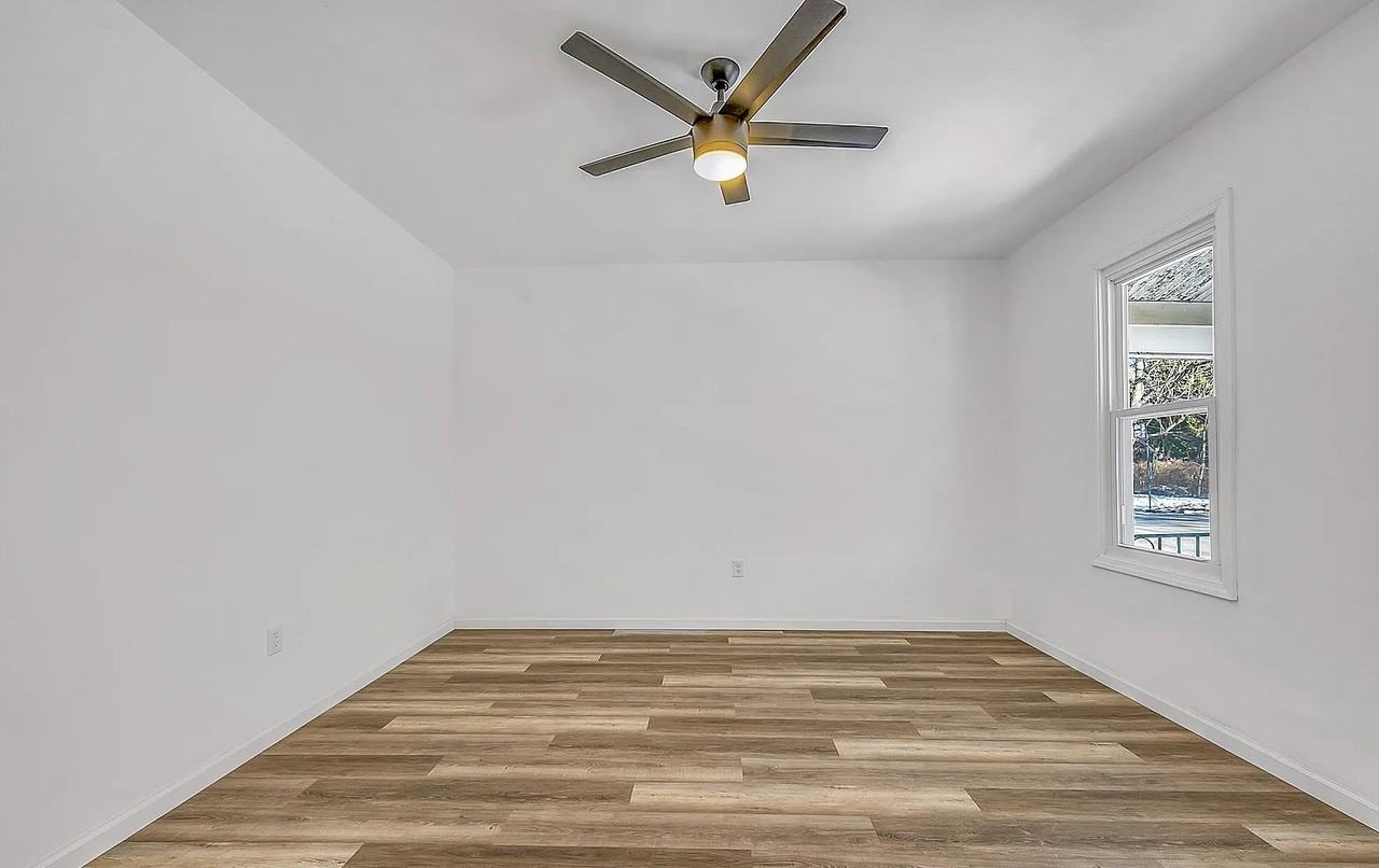 1030 Meadow Ave - Photo 2 of 13