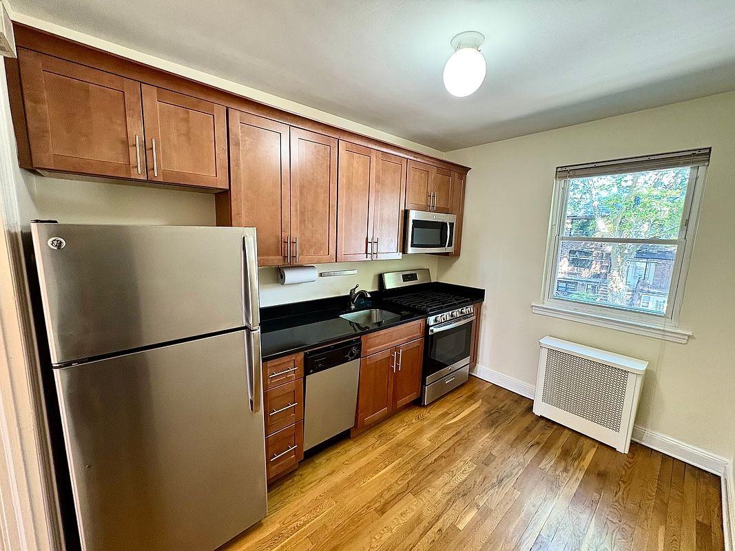 2571 48th St - Photo 5 of 6