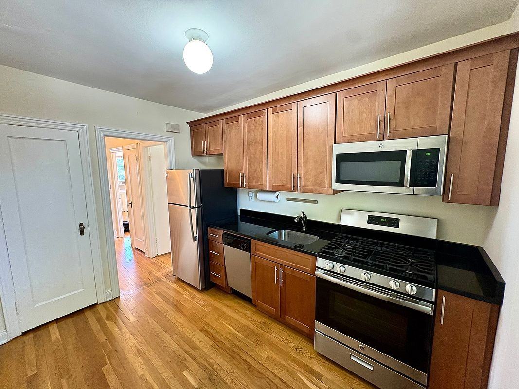 2571 48th St - Photo 6 of 6