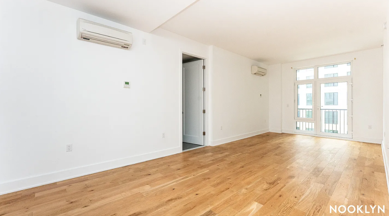 2201 Beverley Rd - Photo 4 of 7