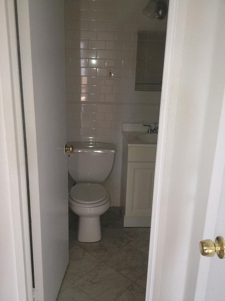 160 E 31st St - Photo 4 of 5