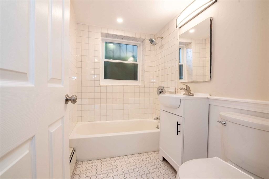 44 Prince St - Photo 3 of 5
