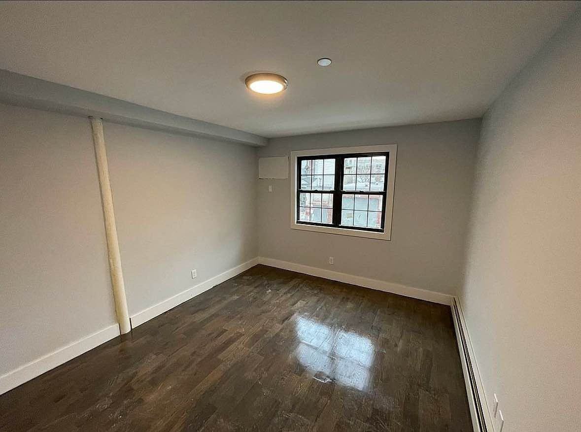 200 Hart Blvd - Photo 4 of 5