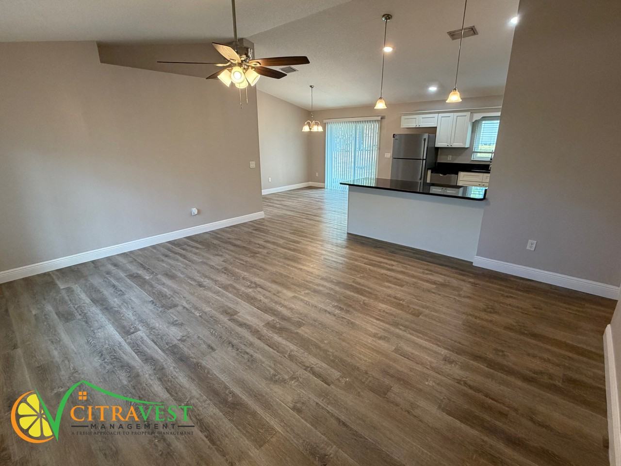 2495 W Landmark Dr - Photo 2 of 14