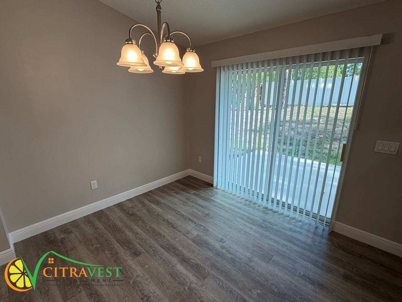 2495 W Landmark Dr - Photo 4 of 14