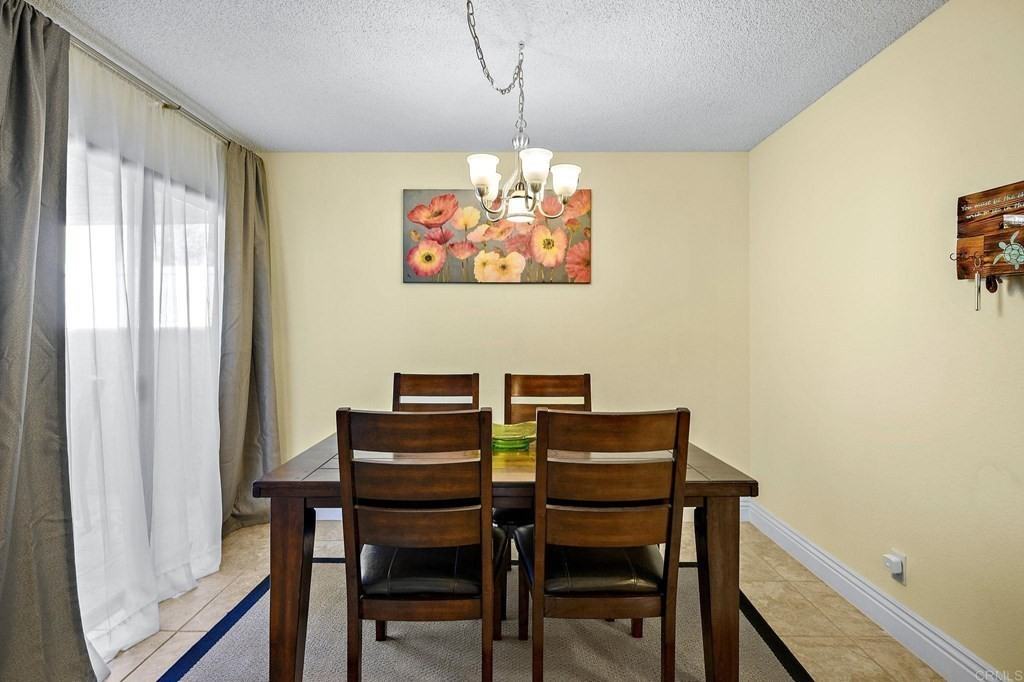 2077 Normandy Ct - Photo 3 of 4