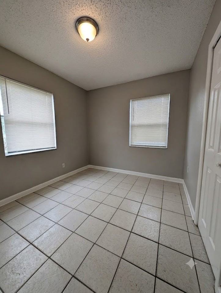 7704 N Taliaferro Ave - Photo 7 of 18