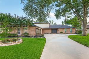 featured image of 2103 Winged Foot Dr