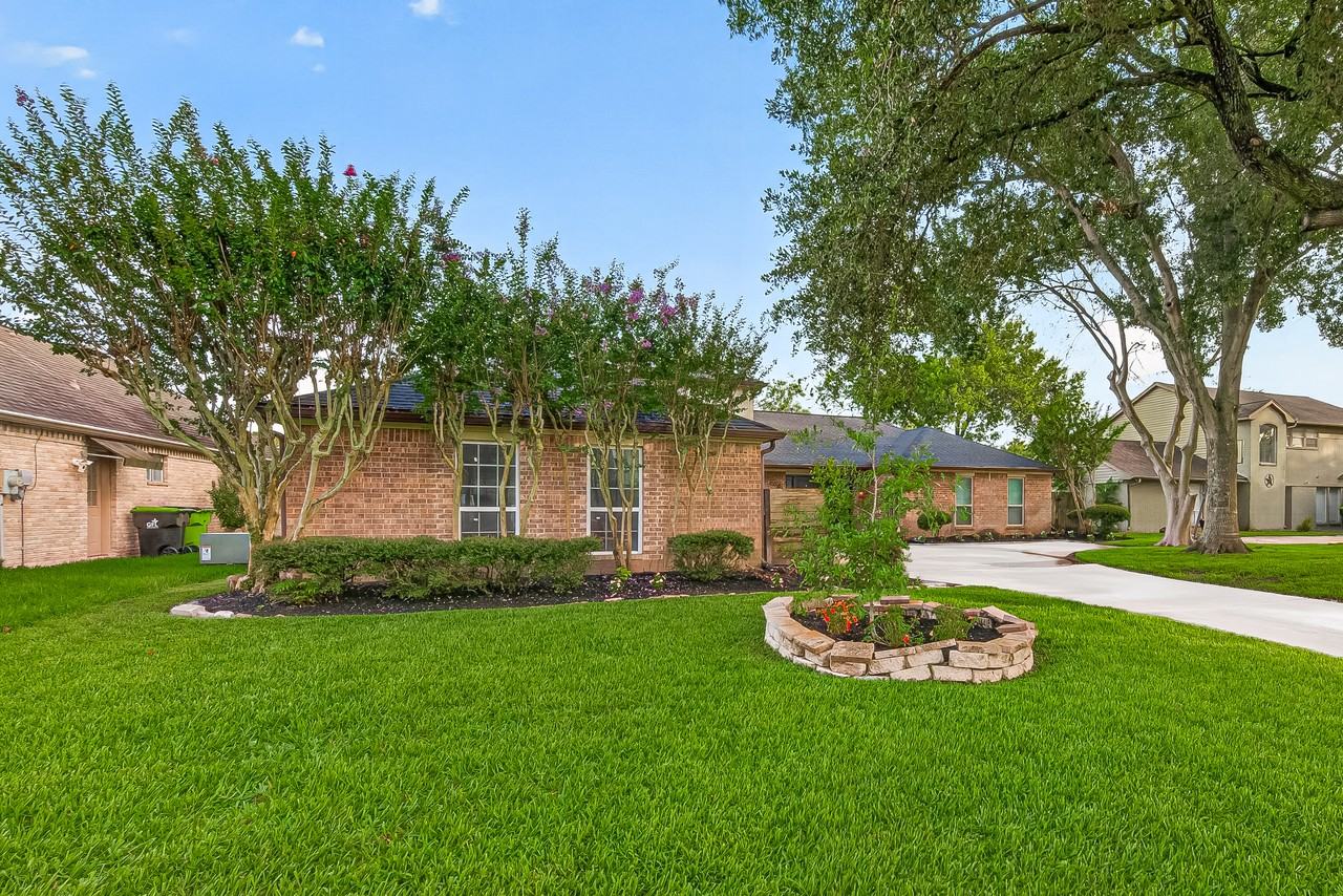 2103 Winged Foot Dr - Photo 2 of 39
