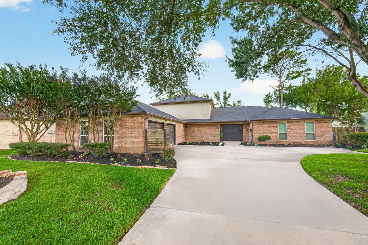 2103 Winged Foot Dr - Photo 4 of 39