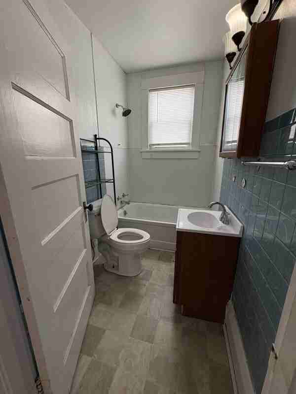1119 College Ave - Photo 3 of 18