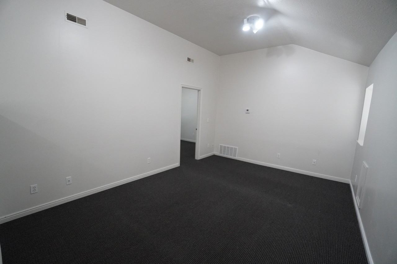 3903 Adams Ave - Photo 4 of 16