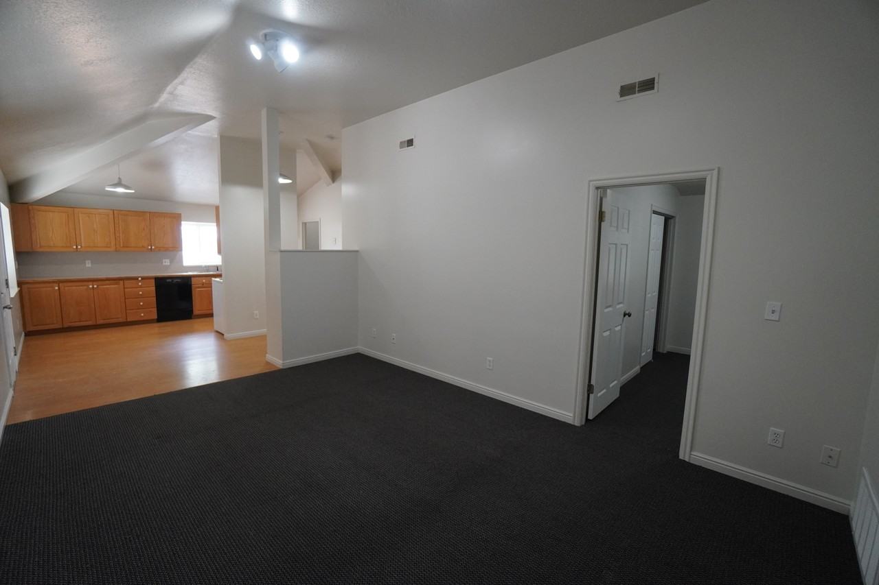 3903 Adams Ave - Photo 5 of 16