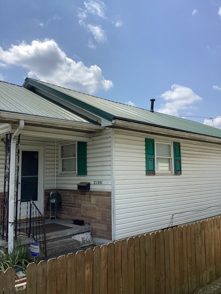 2109 7th Ave - Photo 3 of 16