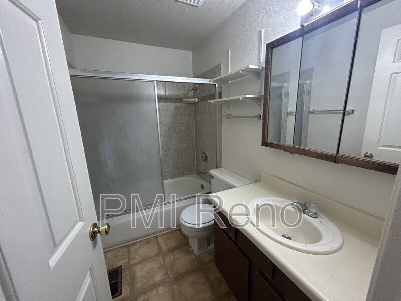 6620 Lotus St - Photo 7 of 12