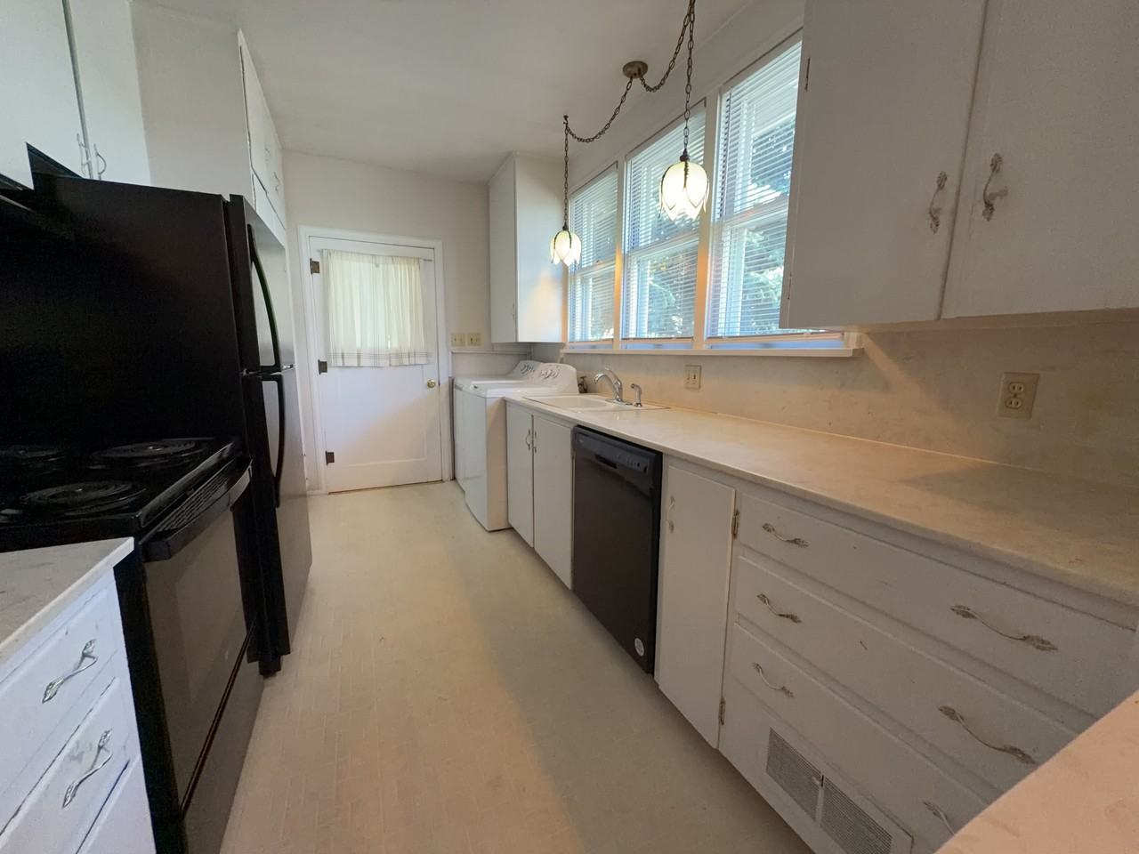 1912 N Nevada Ave - Photo 7 of 18