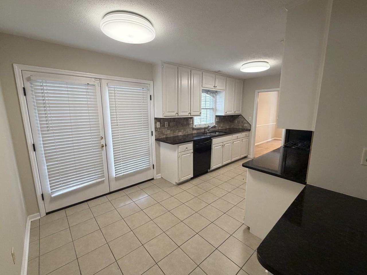 5716 Hastings Sq - Photo 6 of 25