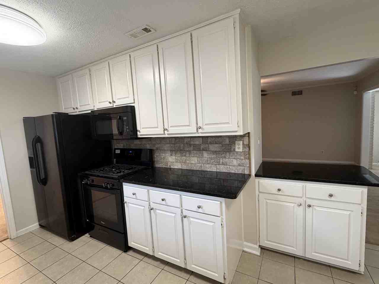 5716 Hastings Sq - Photo 7 of 25