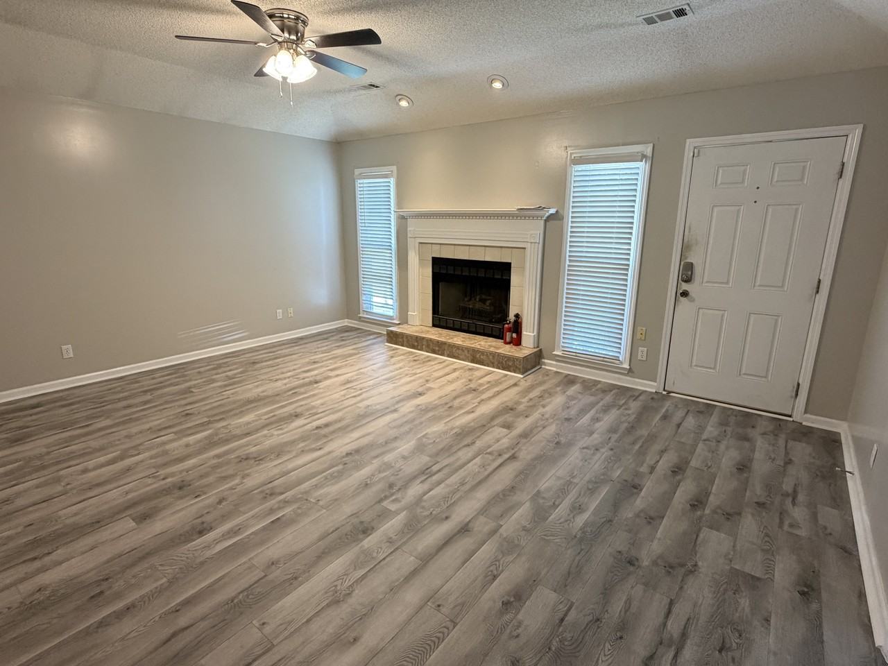 1343 Maplebrook Dr - Photo 2 of 21