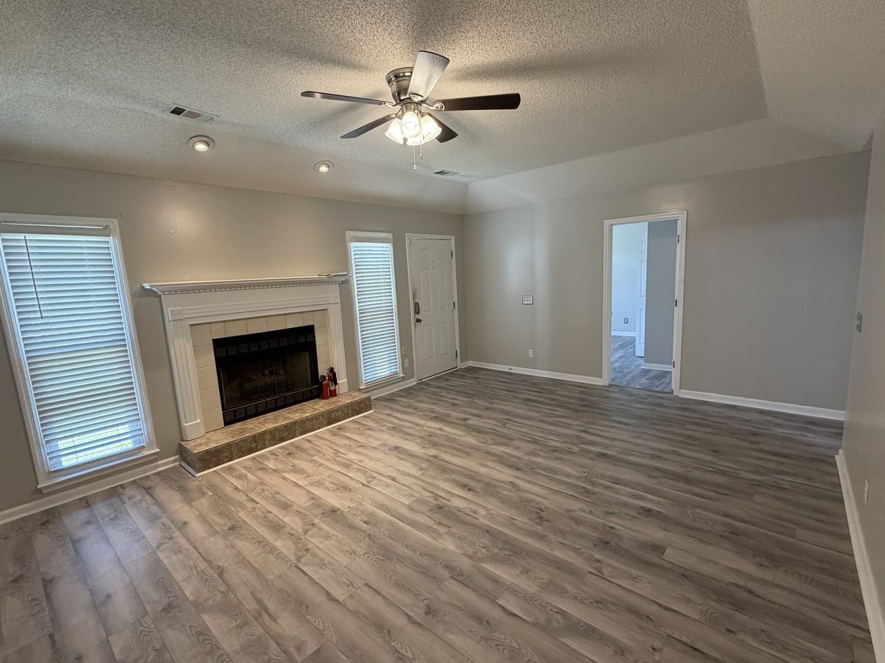 1343 Maplebrook Dr - Photo 3 of 21