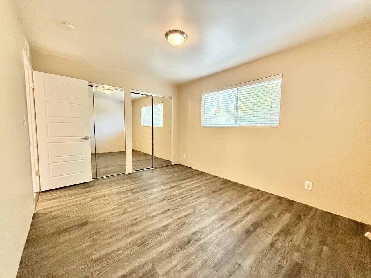 3110 N 40th St #8 - Photo 5 of 11