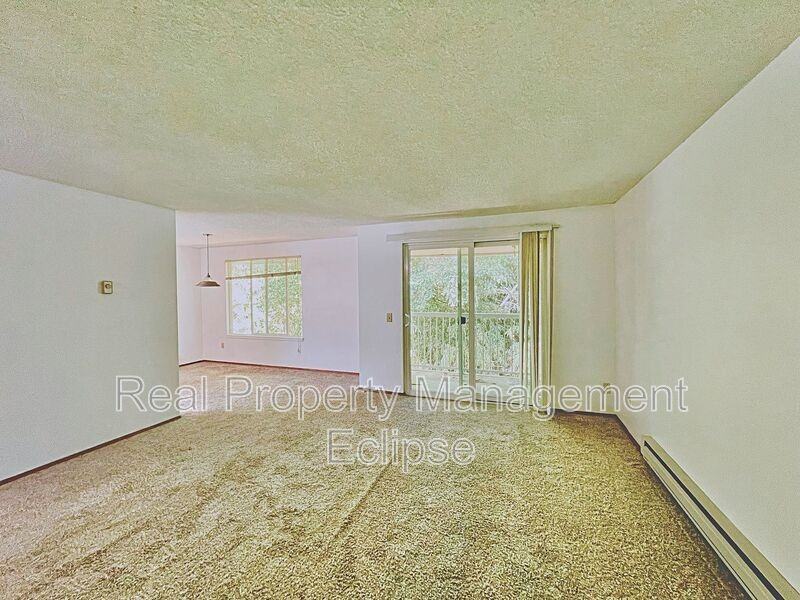 19837 25th Ave Ne #B - Photo 2 of 13