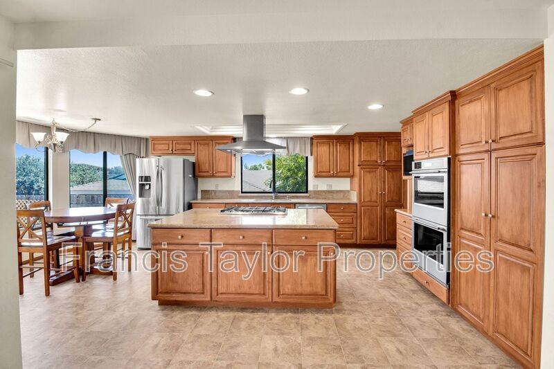 749 Flagstone Ct - Photo 4 of 27