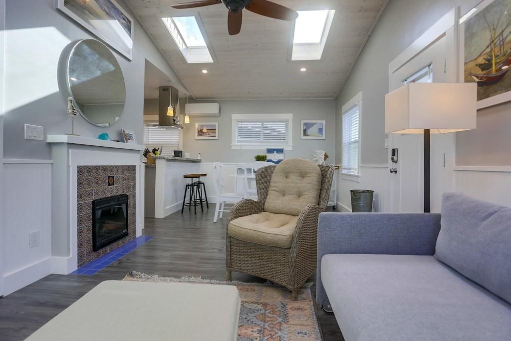 8007 Ocean Ln #A - Photo 4 of 10