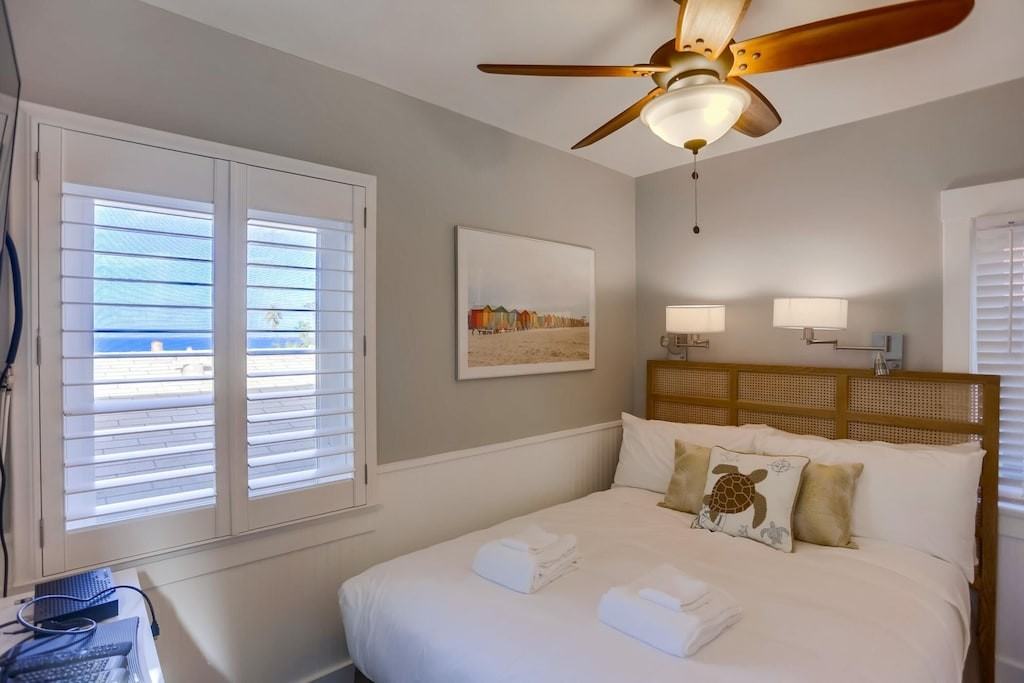 8007 Ocean Ln #A - Photo 7 of 10