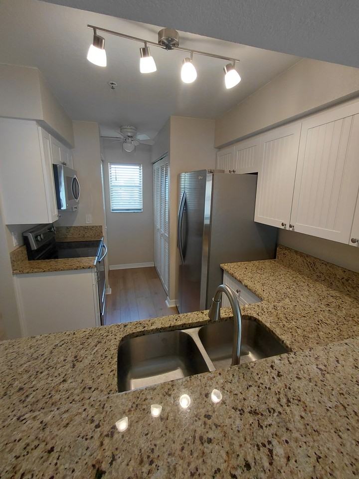 444 Bouchelle Dr #201 - Photo 5 of 21
