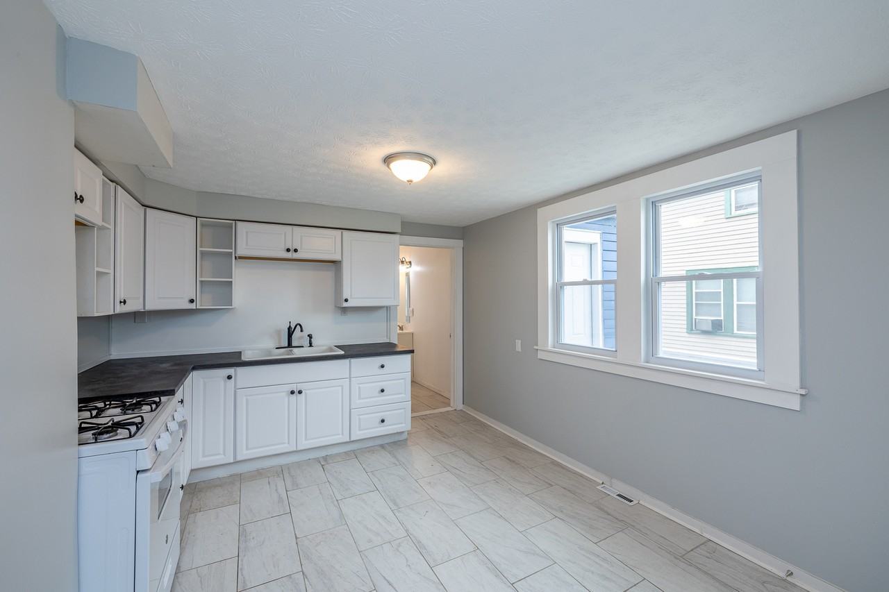 1807 Denison Ave - Photo 3 of 14
