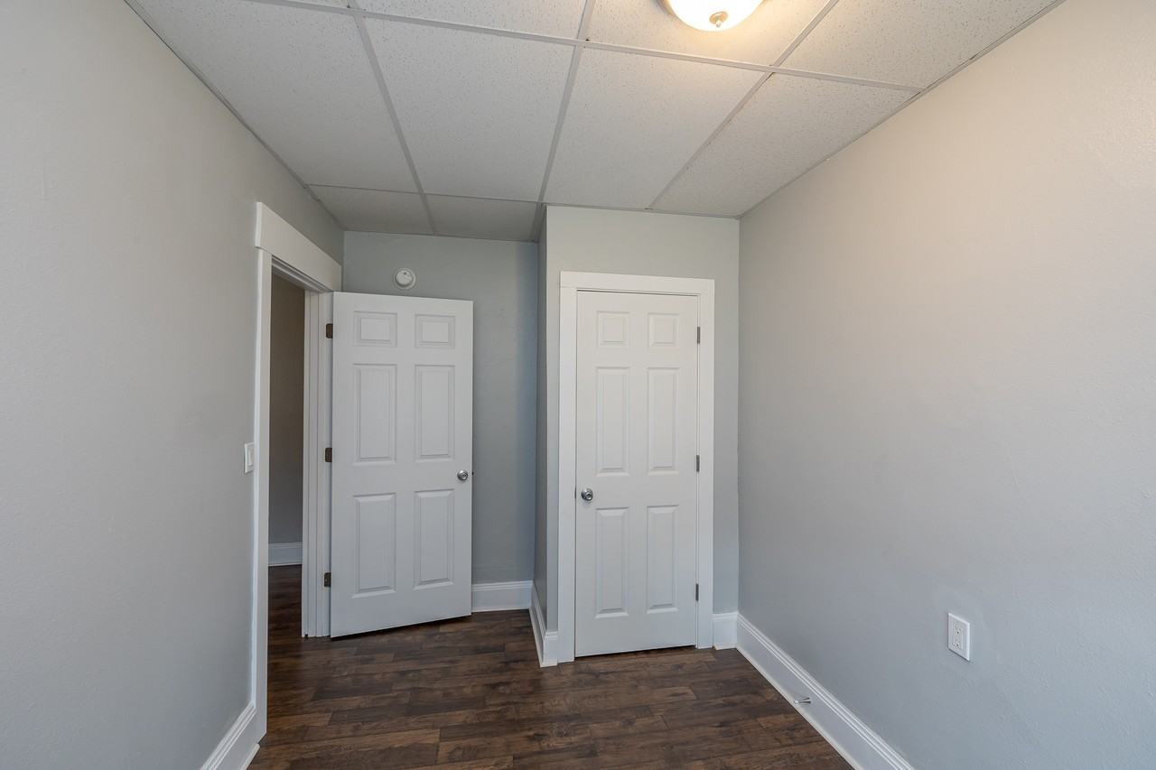 1807 Denison Ave - Photo 7 of 14