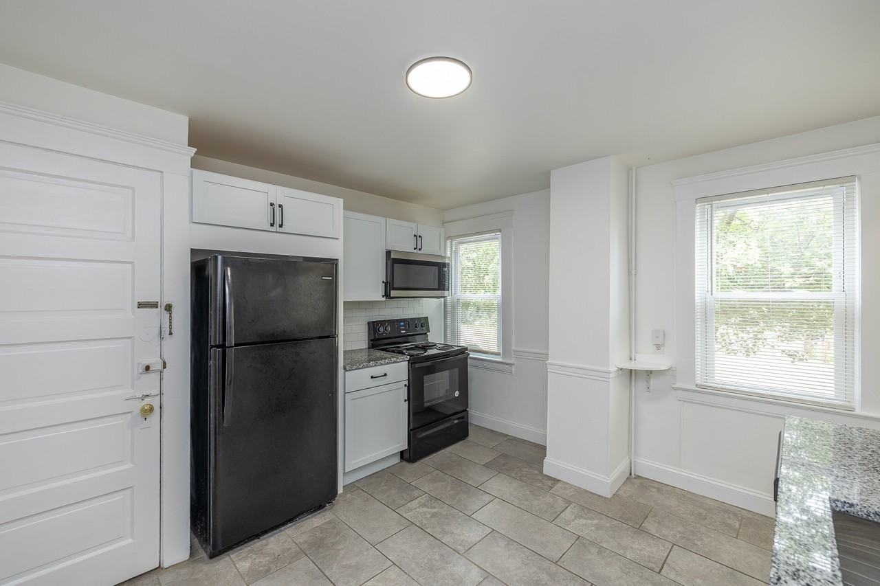1356 W 58Th St - Photo 3 of 18